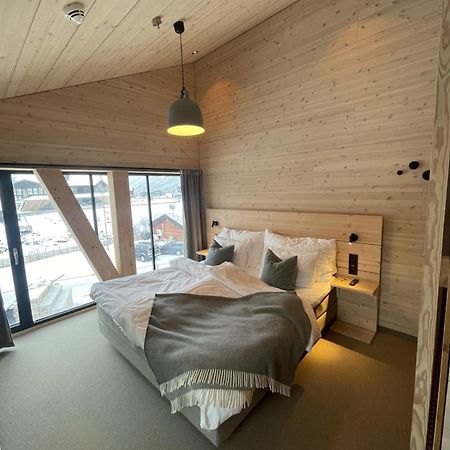 Brimibue Hotel Лом Екстериор снимка